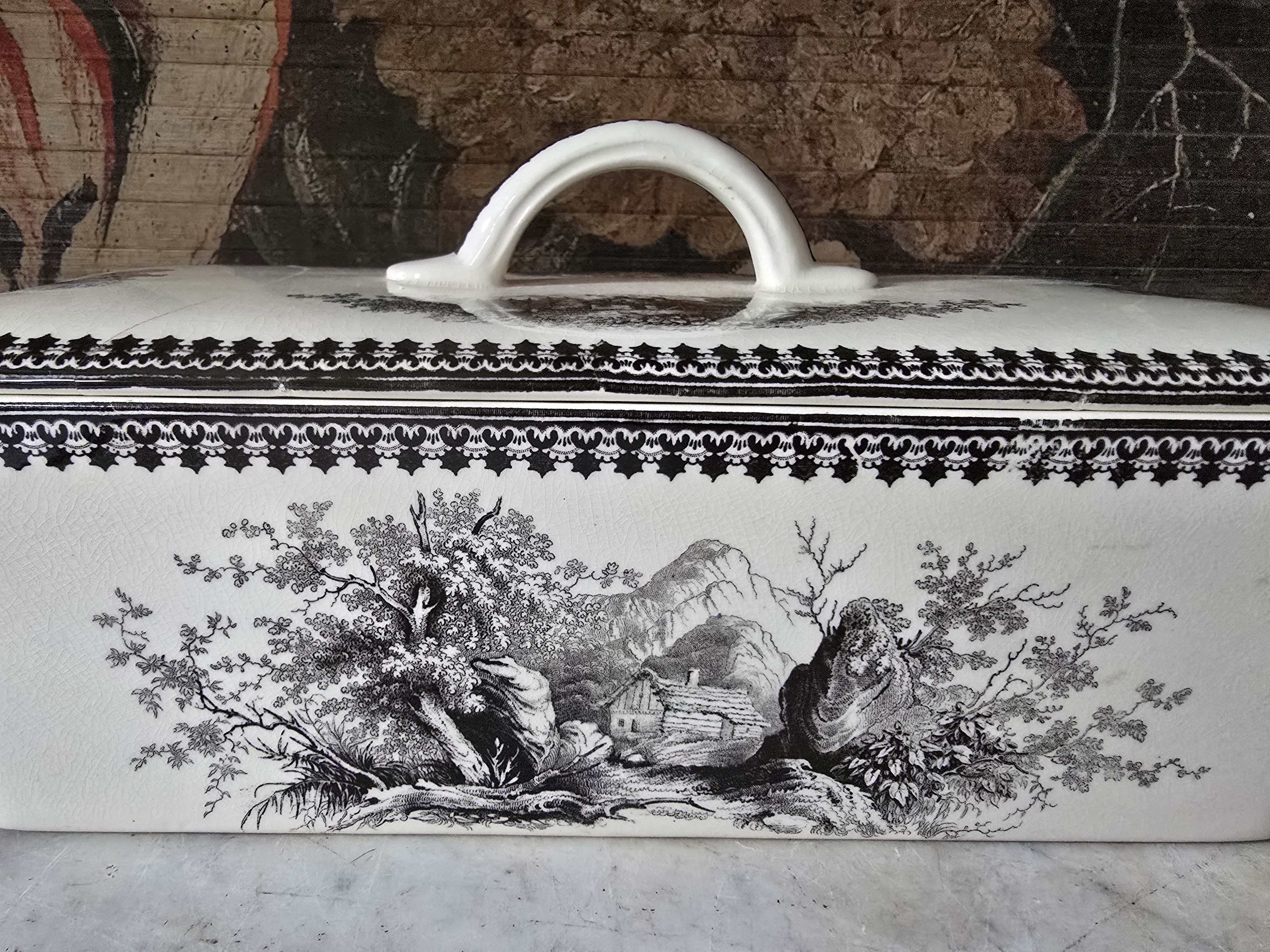 Antiek porseleinen cakedoos Villeroy&boch Mettlach