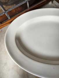 Creme ovale schaal petrus regout