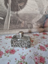 Oud glazen parfumflesje nr1
