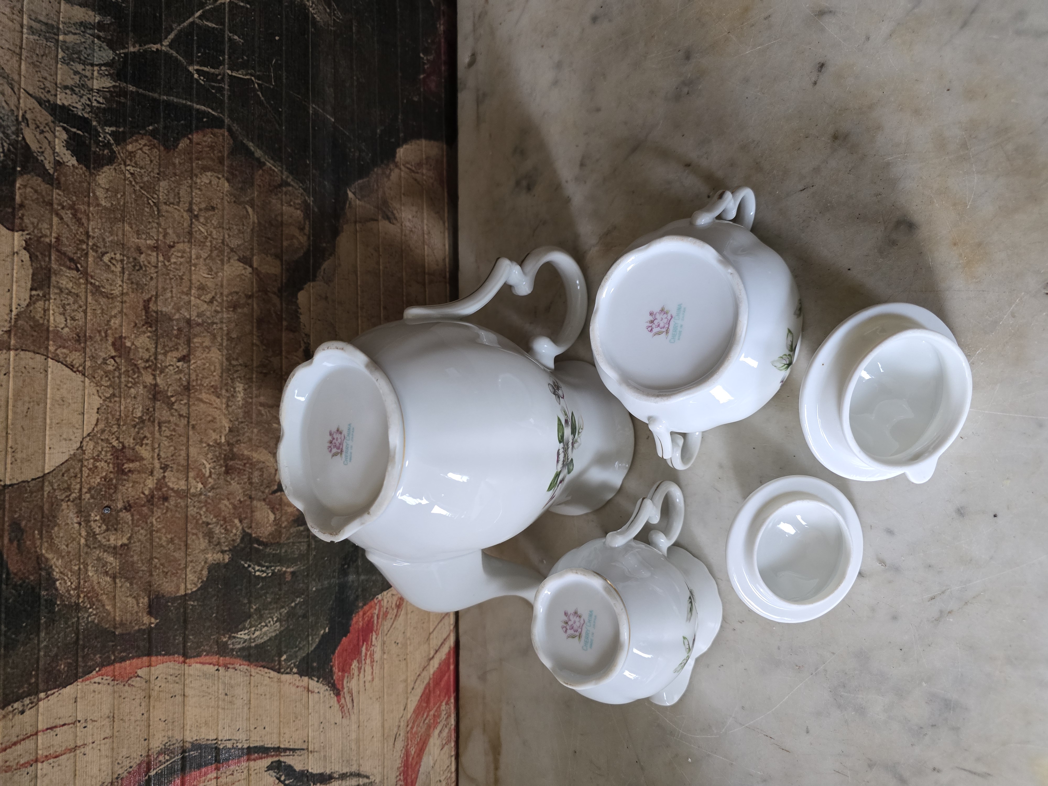 Theepot met roomstel cherry