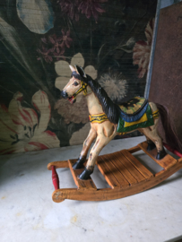 Oud houten hobbelpaard