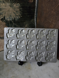 Oude chocolademal eikenblad