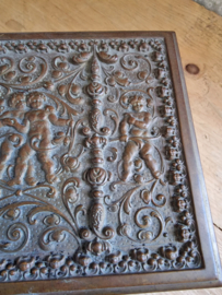 Antiek bronzen kist  cherubijn engelen