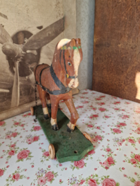 Antiek houten paardje