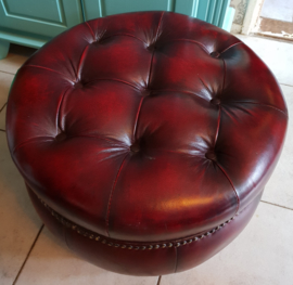 Bordeaux rood leren chesterfield hocker