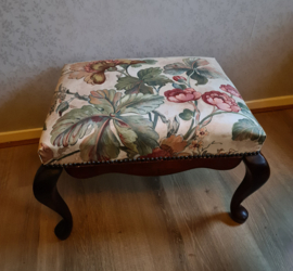 Oud voetenbankje footstool bloemen