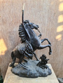 Antieke lampenvoet steigerend paard