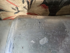 Oude aluminium EHBO trommel