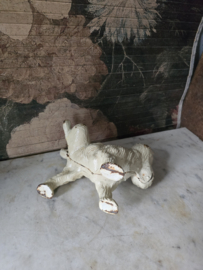 Wit gietijzeren deurstopper terrier hond