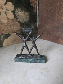 Bronzen beeld connexxion