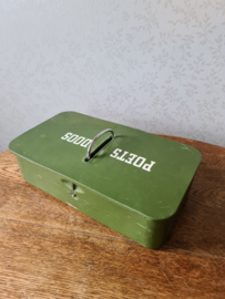 Oud groene poetsdoos