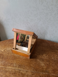 Oud houten scheerkist met spiegel