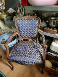 Oud brocante stoeltje