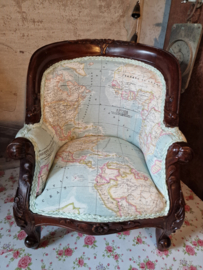 Brocante oud kinder stoeltje sofa wereldkaart