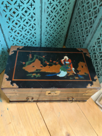 Oude japanse lakdoos sieradendoos