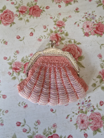 Oud roze kralen beugeltasje