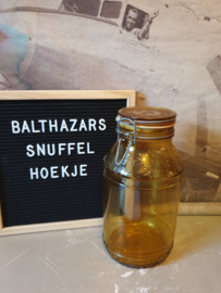 Grote oude geel glazen snoeppot ot