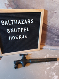 Antiek koperen tapkraan kraan wijnvat