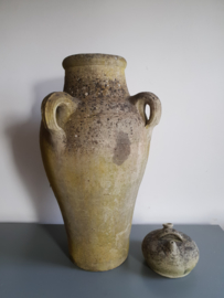 Grote stoere doorleefde stenen kruik nr4