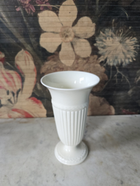 Creme vaas wedgwood