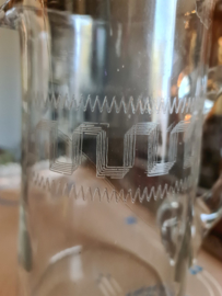 Antiek glazen waterkan