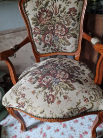 Oud brocante stoeltje