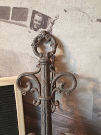 Gietijzeren wand kandelaar