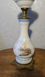 Opaline glazen olielamp kasteel