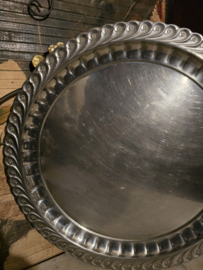 Ronde bewerkte metalen dienblad