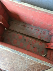 Oud doorleefd houten kistje nr1