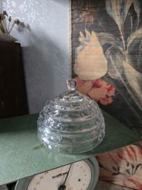 Kristallen stolp met onderbord