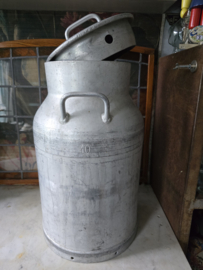 Oude aluminium melkbus 40 liter