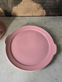 Roze puddingvorm met onderbord Sphinx maastricht