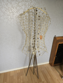 Oude draad metalen buste