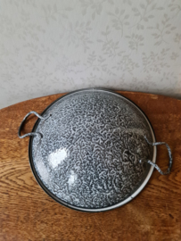 Grijs gewolkte emaille wok