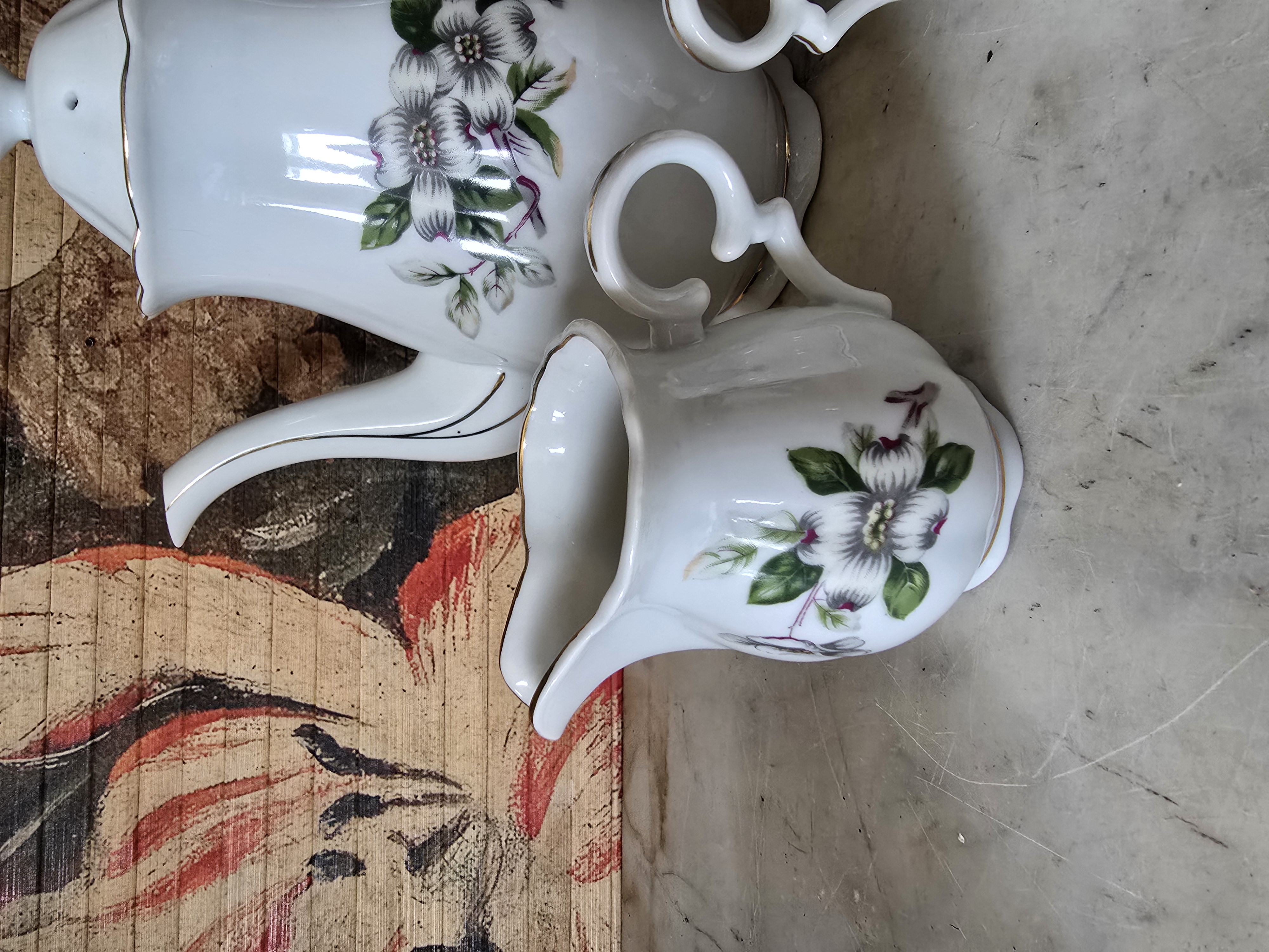 Theepot met roomstel cherry