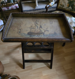 Dienblad op standaard zeilschip