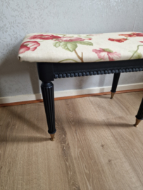 Brocante oud voetenbankje footstool rozen