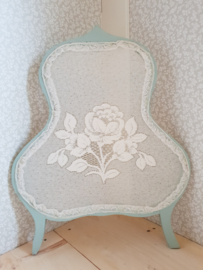 Kleine oude houten raamhor roos
