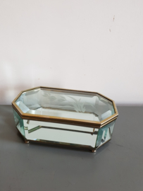 Oud glazen doosje geslepen glas