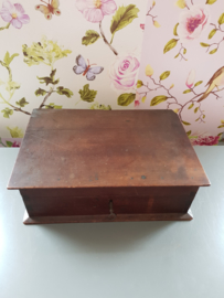 Oude houten scheerkist
