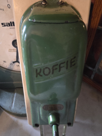 Oud groen gietijzeren koffiemolen PeDe