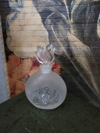 Glazen parfumflesje zwaan