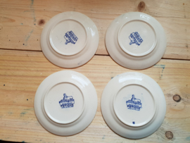 Vier ontbijtbordjes kinderservies potiche petrus regout
