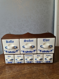 Oud koffie thee suiker kruidenkastje