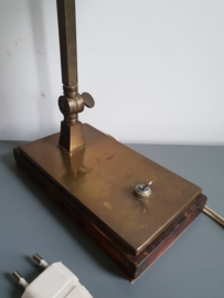 Antiek koperen bureaulamp notaris lamp op voet