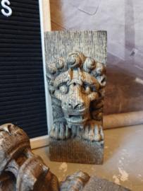 Antiek eiken leeuwenkop ornamenten