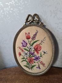 Antiek koperen striklijst geborduurde bloemen
