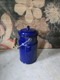 Donkerblauw emaille melkbus