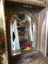 Antiek bewerkte koperen halspiegel spiegel met luikjes